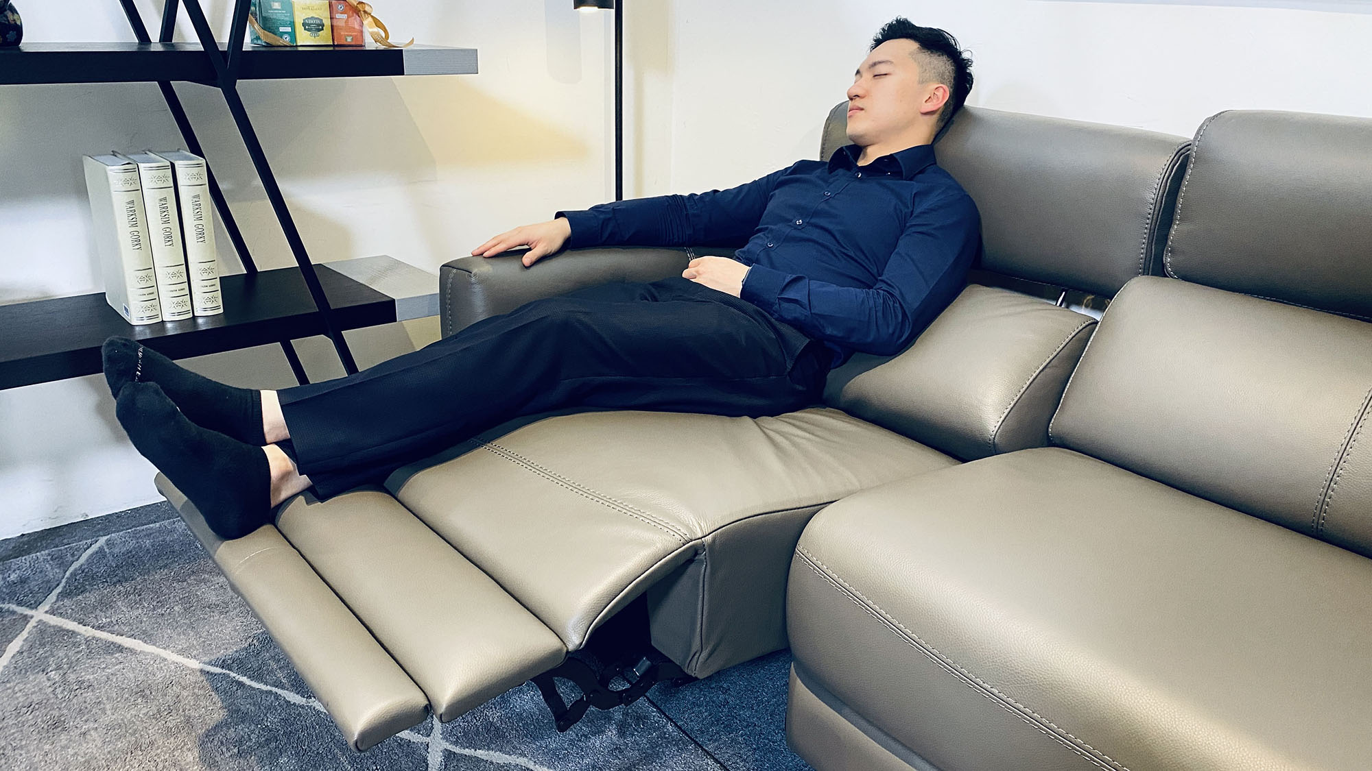 沙發大師｜Louie路易全牛皮電動沙發｜沙發大師